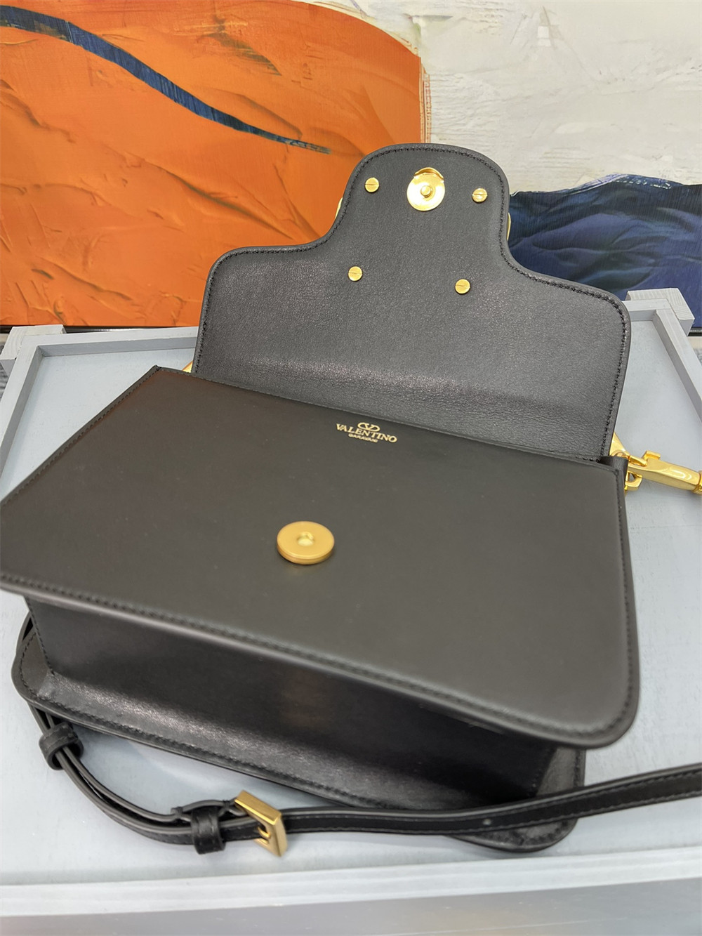 va*t*no GARAVANI LOCÒ CALFSKIN SHOULDER SMALL BAG BLACK 22 x 16  x 7 cm