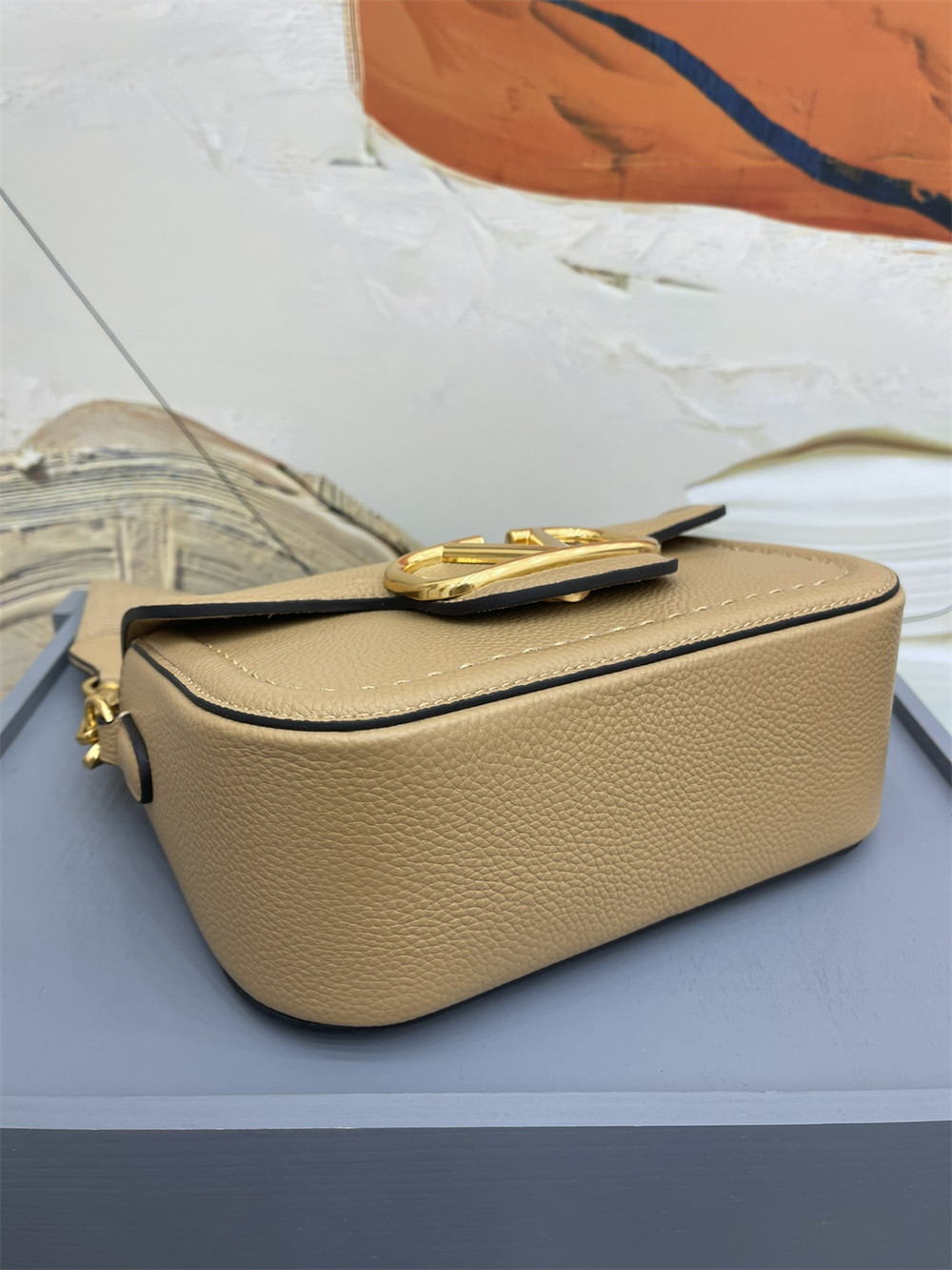 va*t*no GARAVANI ALLTIME GRAINY CALFSKIN SHOULDER BAG APRICOT