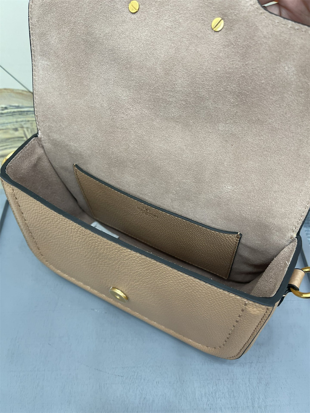 va*t*no GARAVANI ALLTIME GRAINY CALFSKIN SHOULDER BAG ROSE CANNELLE 23.5x18X8cm