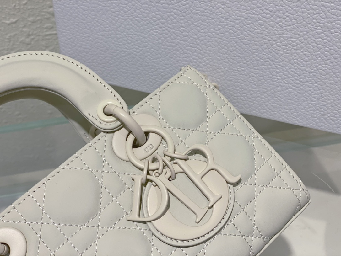 D*0r SMALL LADY D-JOY BAG Ultramatte White Cannage Calfskin