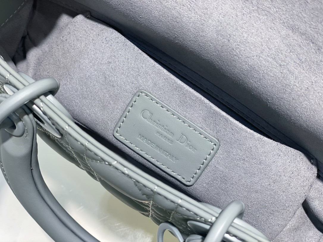 D*0r SMALL LADY D-JOY BAG Ultramatte Grey Cannage Calfskin