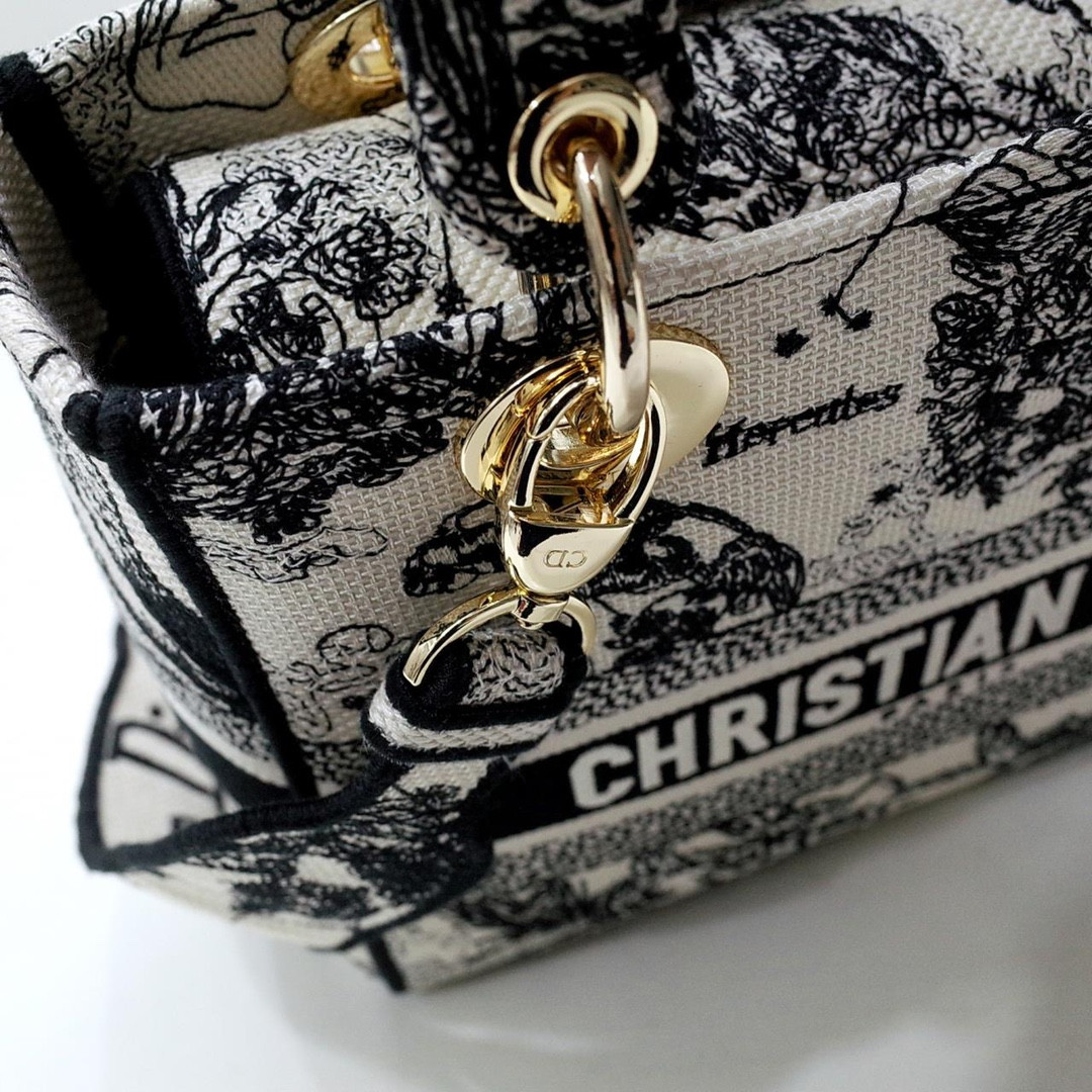 MEDIUM D*0r LADY D-LITE BAG  24 x 20 x 11 cm