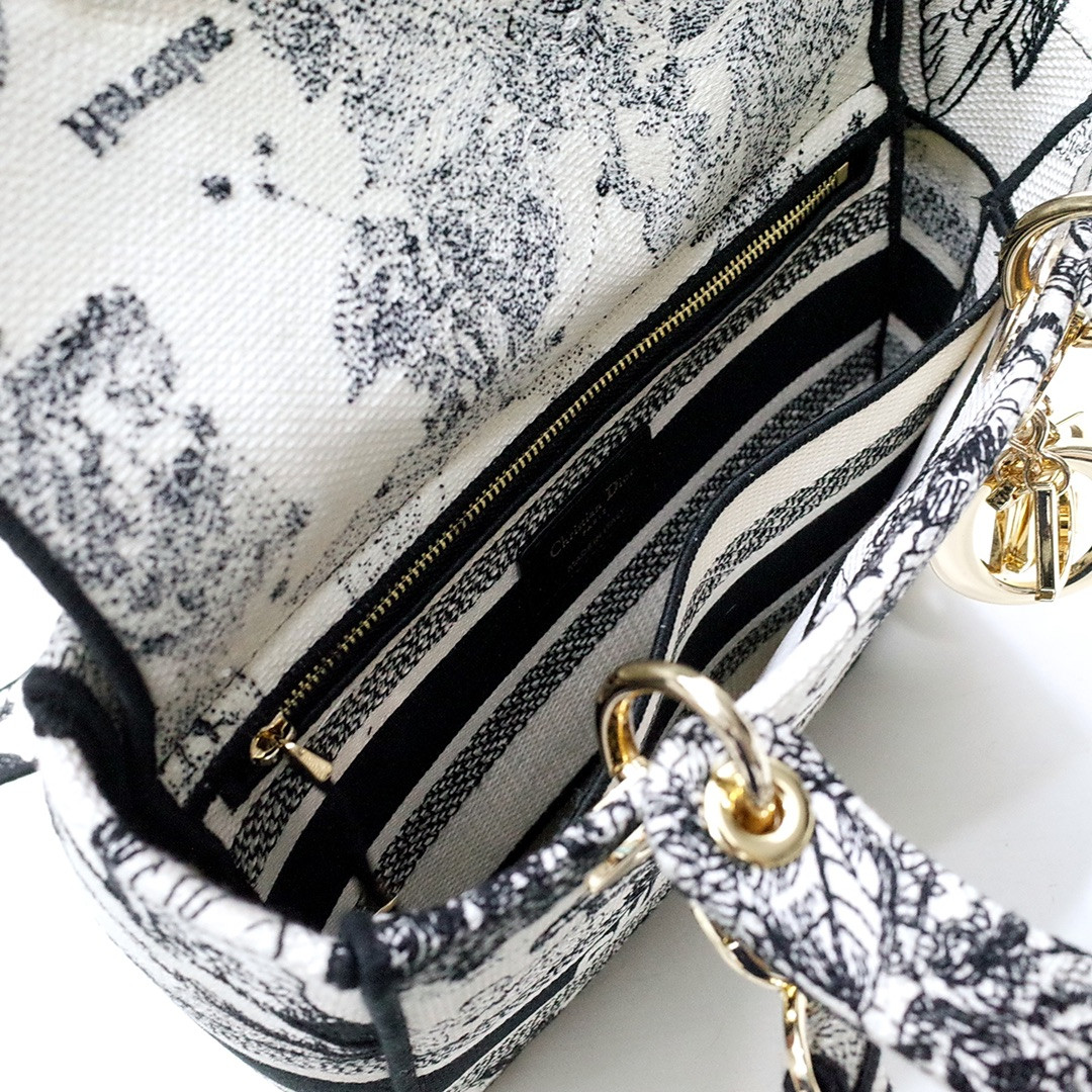 MEDIUM D*0r LADY D-LITE BAG  24 x 20 x 11 cm