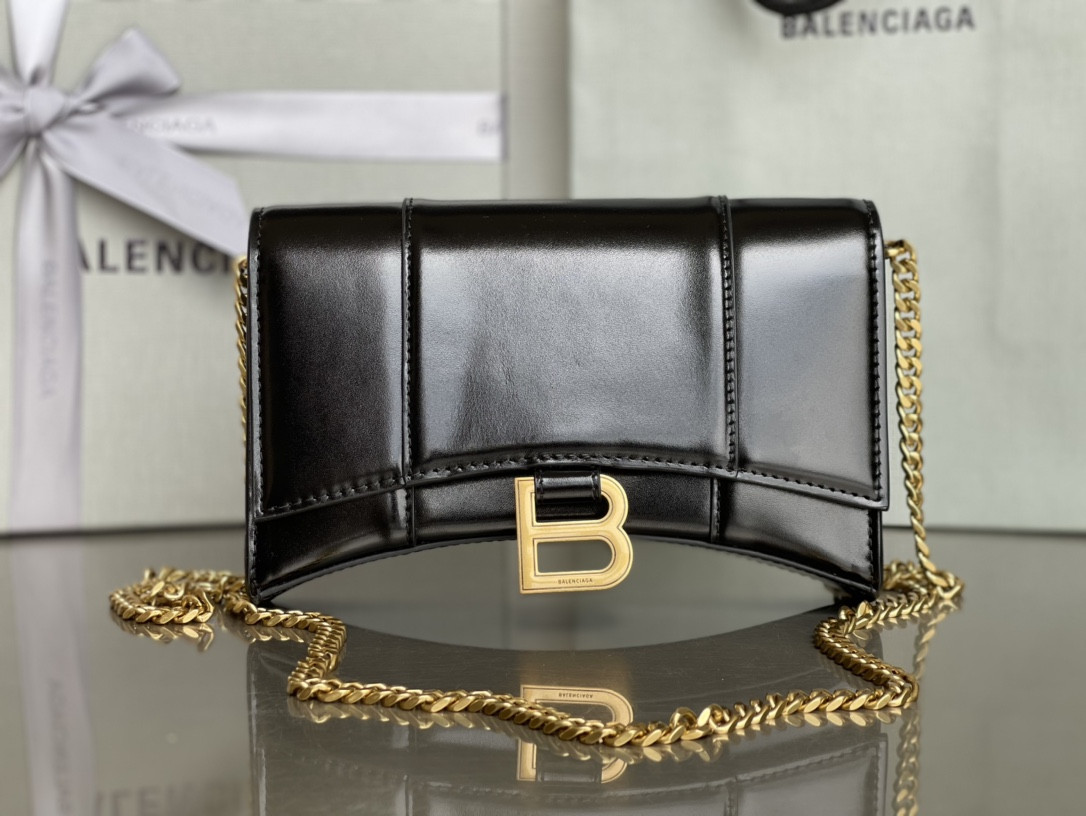 Ba*len*cia*ga WOMEN'S HOURGLASS WALLET ON CHAIN BOX IN BLACK L7.6 x H4.7 x W1.9 inch