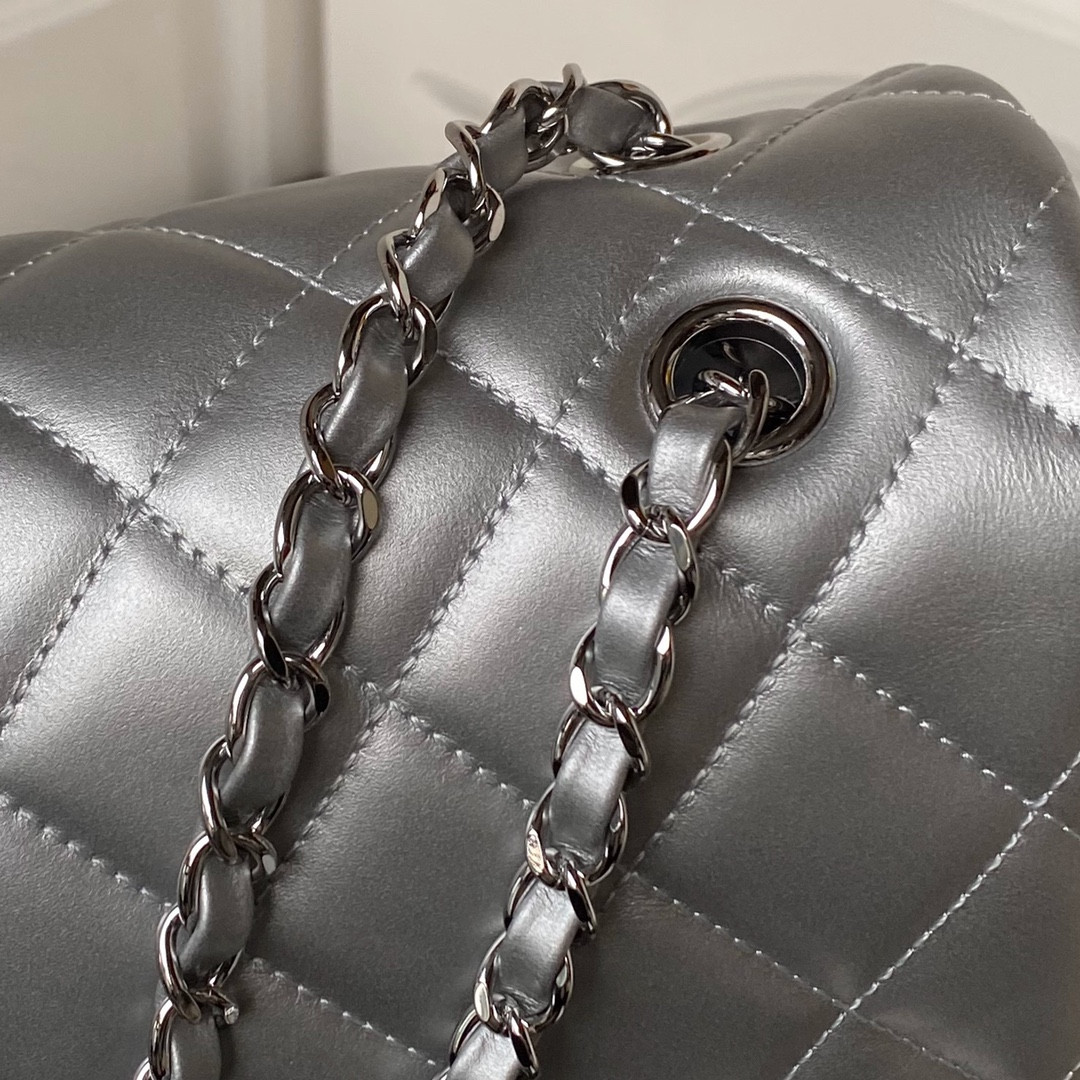 Ch*el CLASSIC FLAP SILVER 28x38x12cm