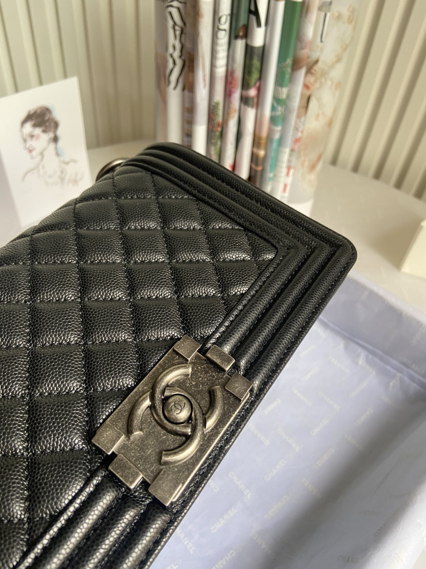 BOY Ch*el HANDBAG Shiny Grained Calfskin 5.9 × 9.8 × 3.5 in