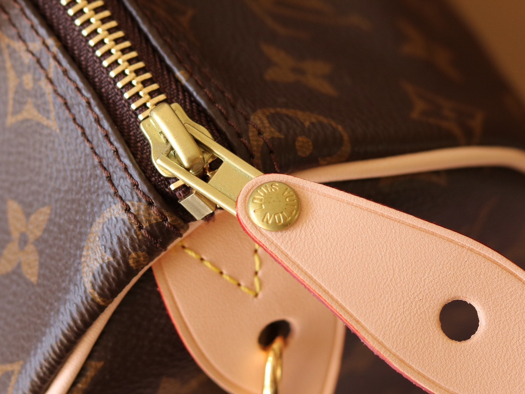 L0*is V*t0n M41109 Speedy 25