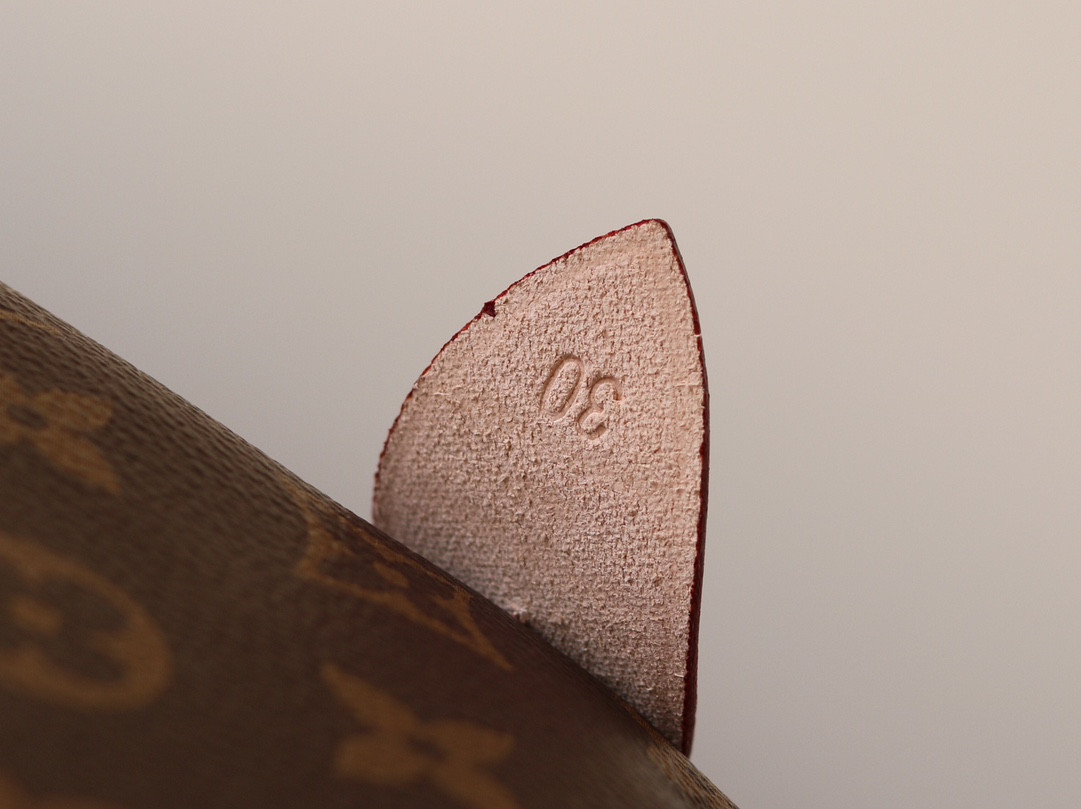 L0*is V*t0n M41108 Speedy 30