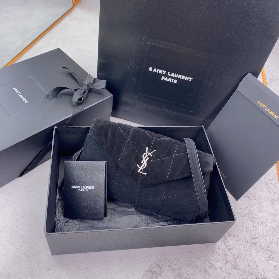 Y*L PUFFER IN SUEDE BLACK 23 X 15.5 X 5.8 CM