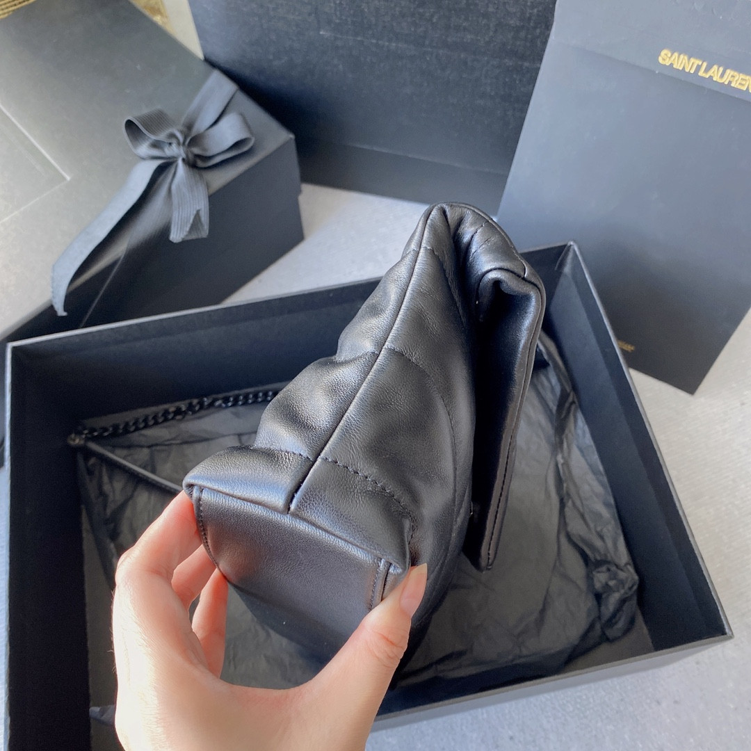 Y*L PUFFER IN LEATHER NAVY 23 X 15.5 X 5.8 CM