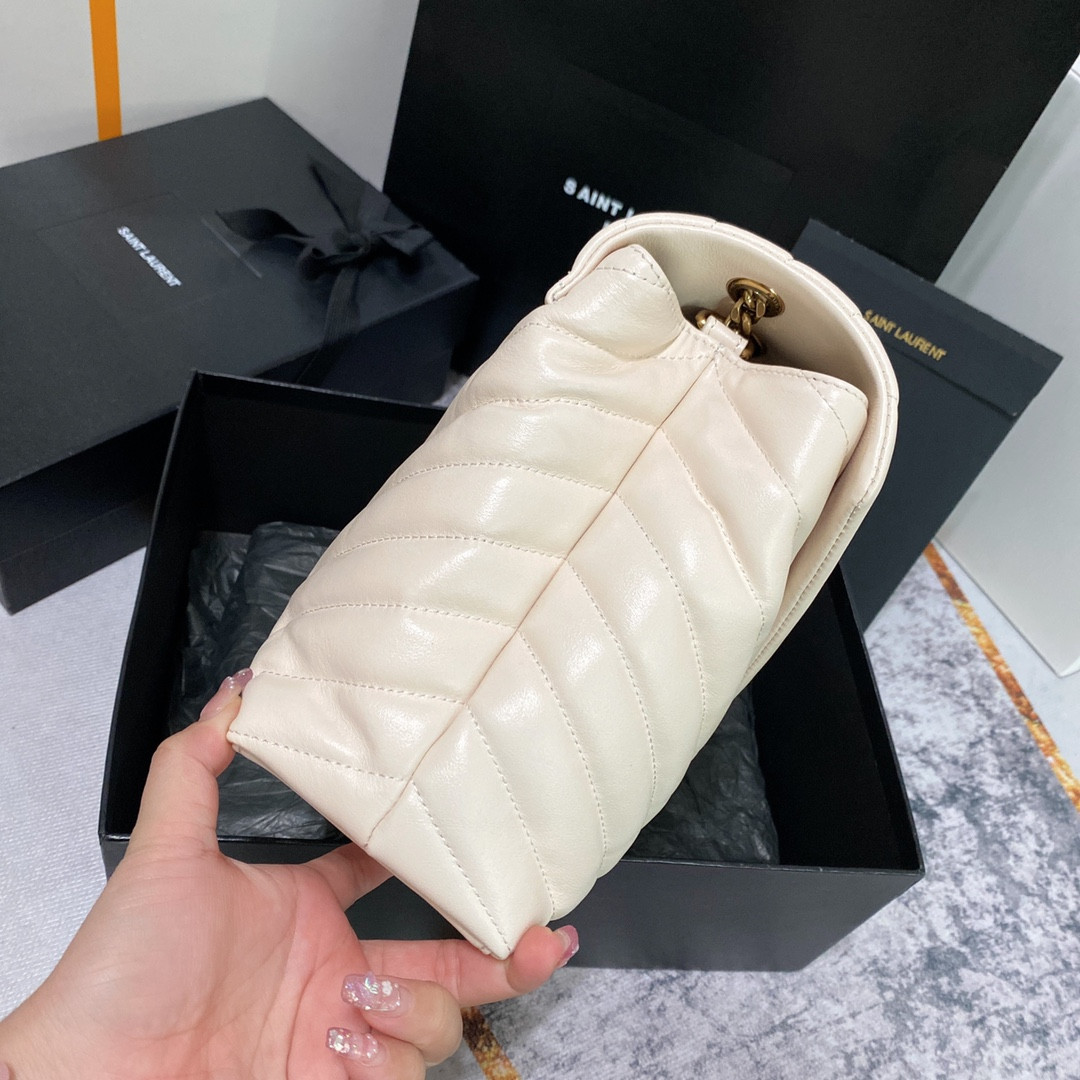 Y*L LOULOU MEDIUM IN QUILTED LEATHER BLANC VINTAGE 12.5 X 8.6 X 3.5 INCHES