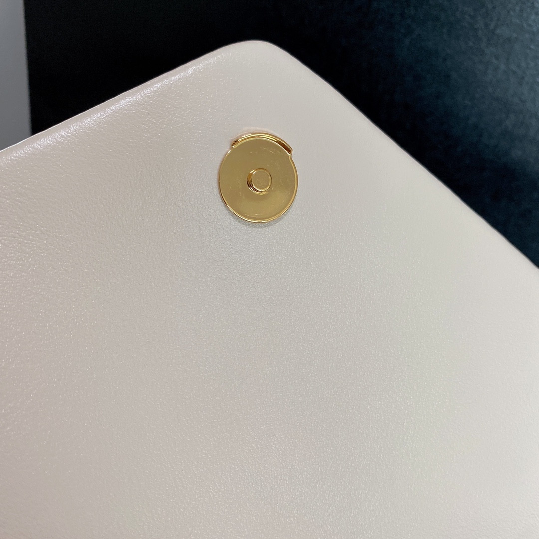 Y*L LOULOU MEDIUM IN QUILTED LEATHER BLANC VINTAGE 12.5 X 8.6 X 3.5 INCHES