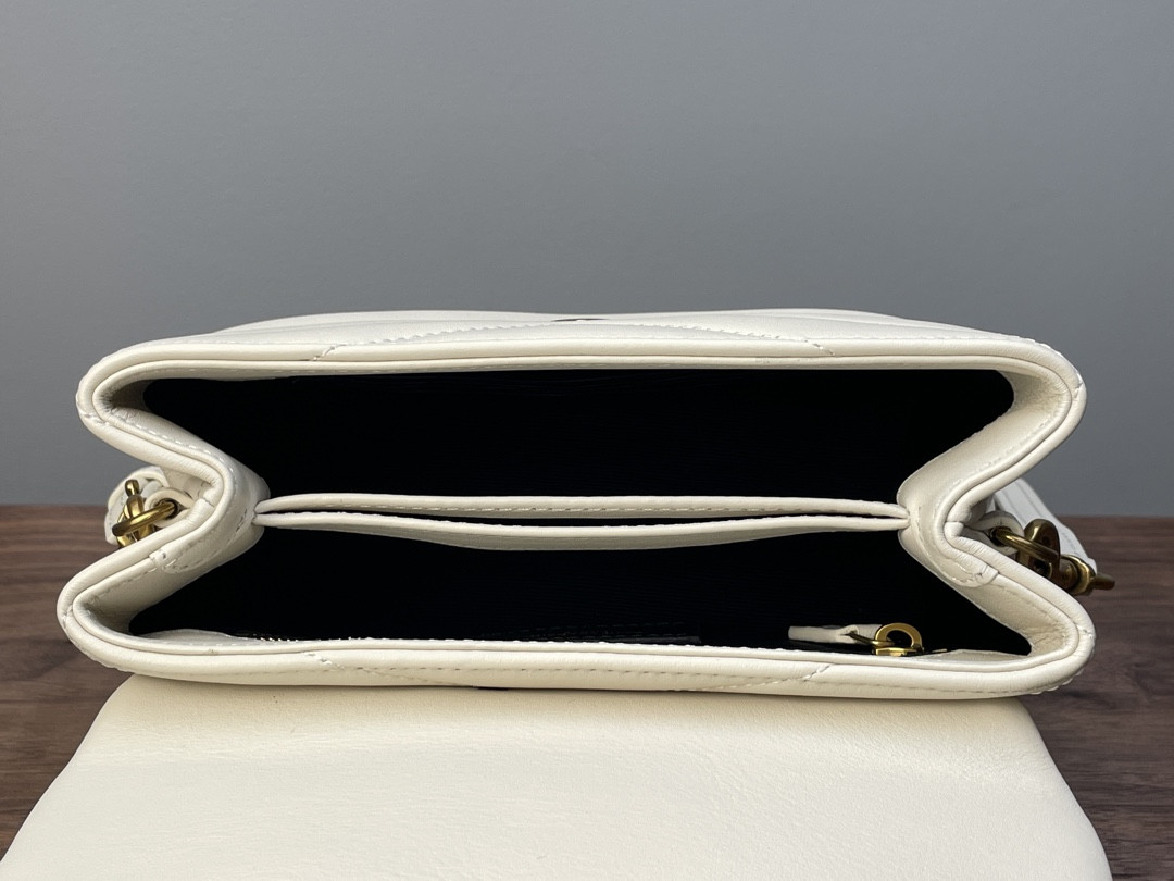 Y*L TOY LOULOU IN QUILTED LEATHER WHITE 7.9 X 5.5 X 3 INCHES