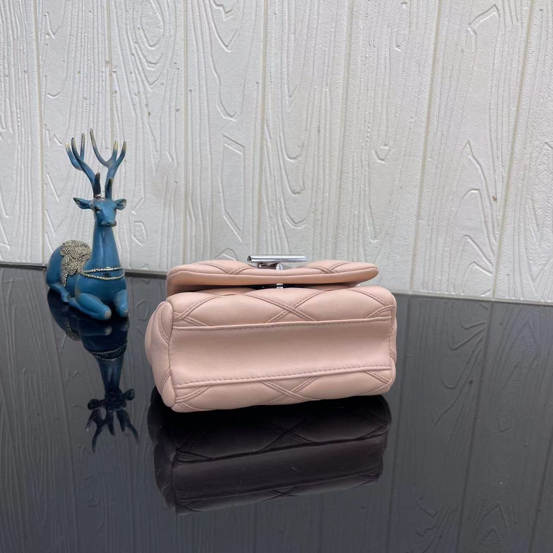 L0*is V*t0n M82752 Pico GO-14 5.9 x 3.9 x 2.6 inches