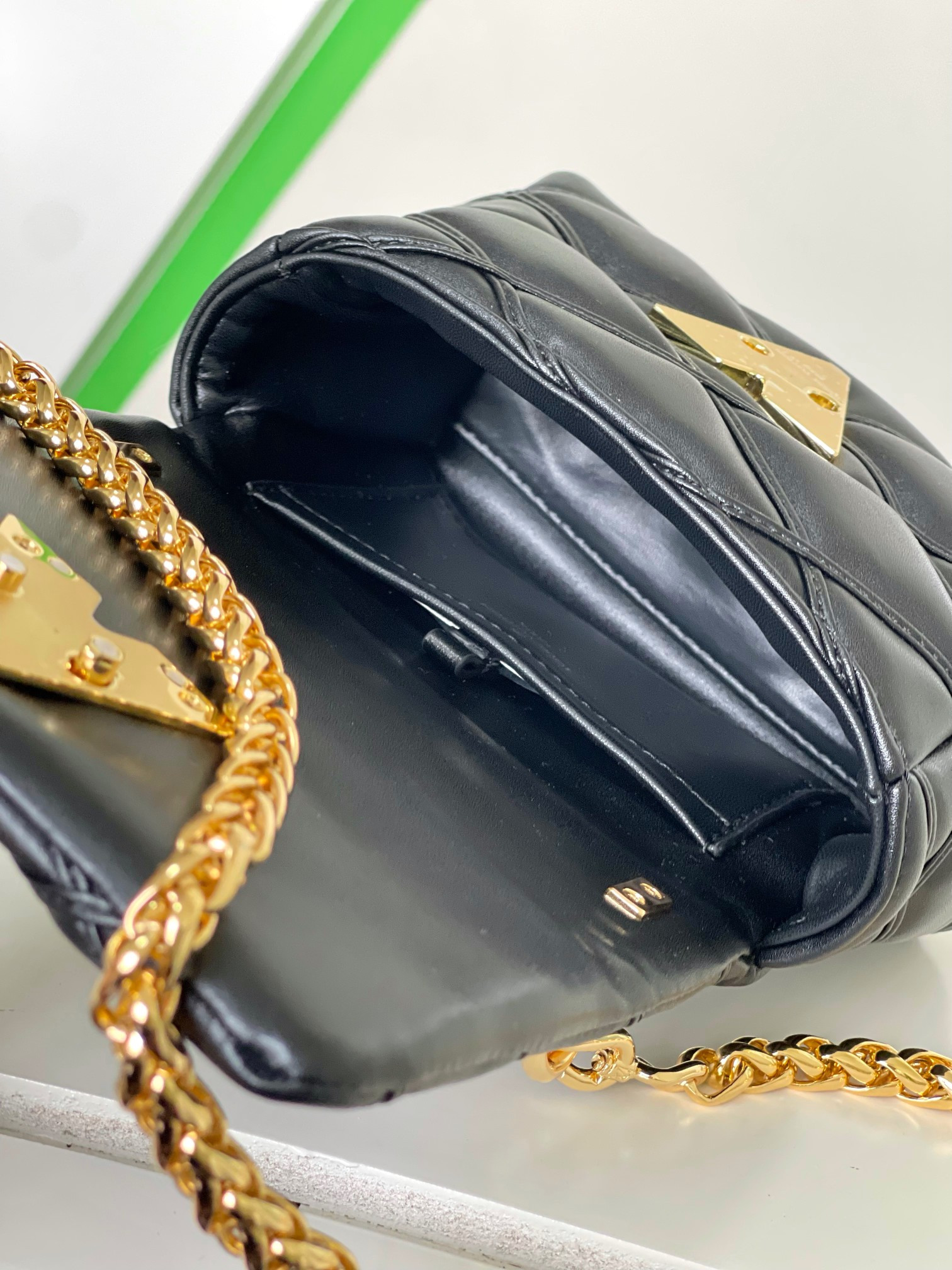 L0*is V*t0n M23625 Pico GO-14 5.9 x 3.9 x 2.6 inches