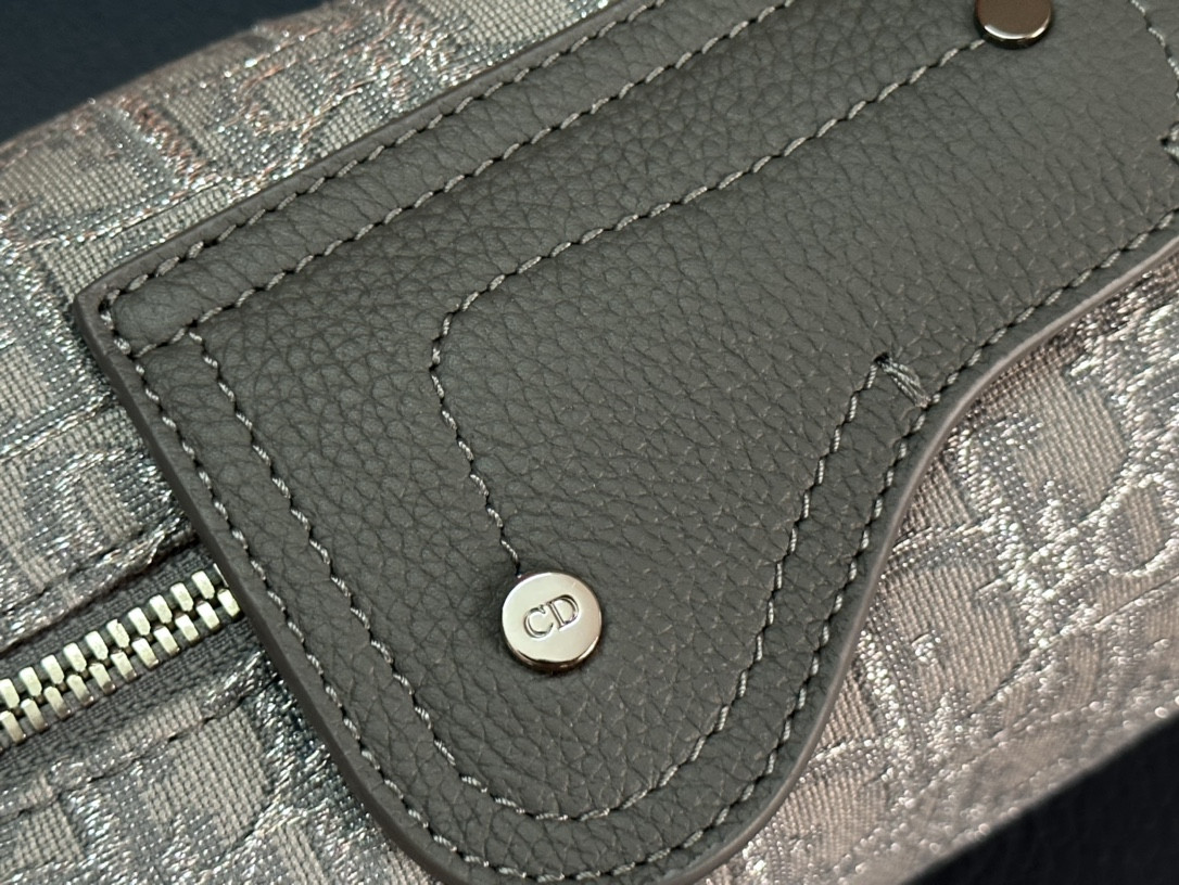 D*0r Lingot Toiletry Bag gray white Oblique Mirage Technical Fabric 8.5 x 5 x 4 inches