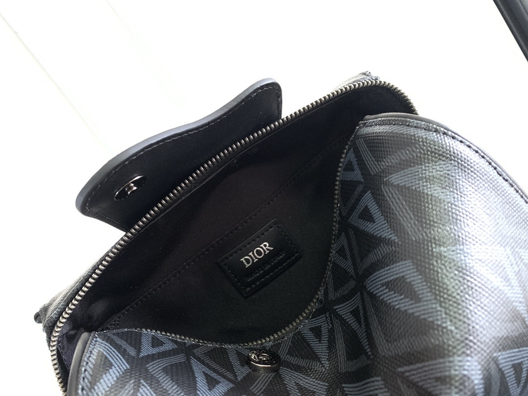 D*0r Lingot Toiletry Bag Mirage Technical Fabric 8.5 x 5 x 4 inches