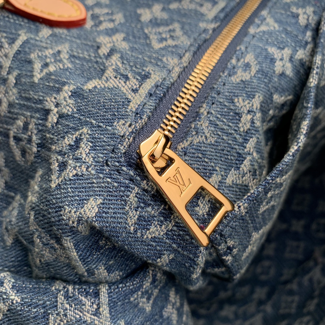 L0*is V*t0n M46871 OnTheGo MM 13.8 x 10.6 x 5.5 inches