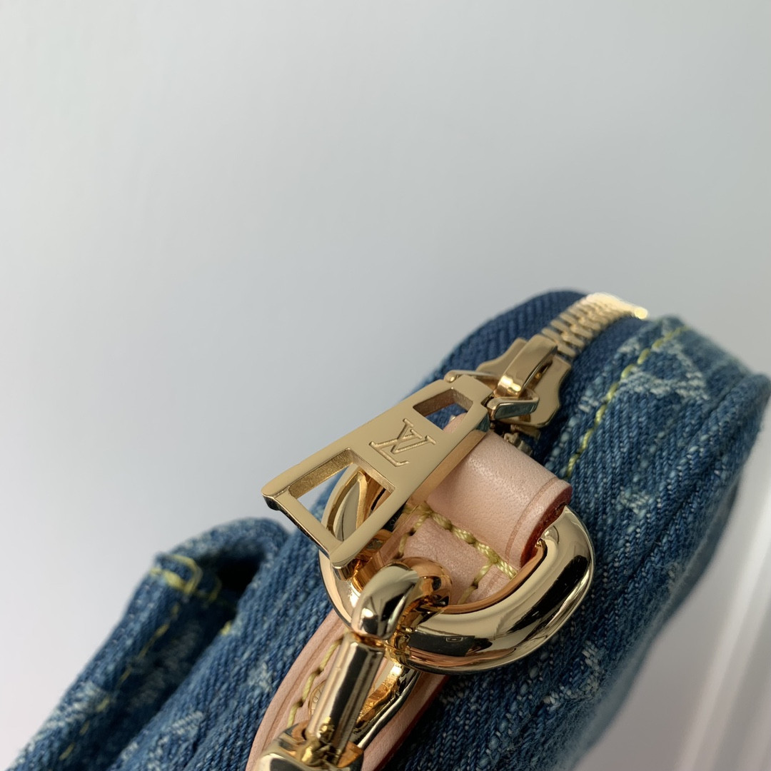 L0*is V*t0n M82948 Fairfax Pochette 5.5 x 7.1 x 1.1 inches