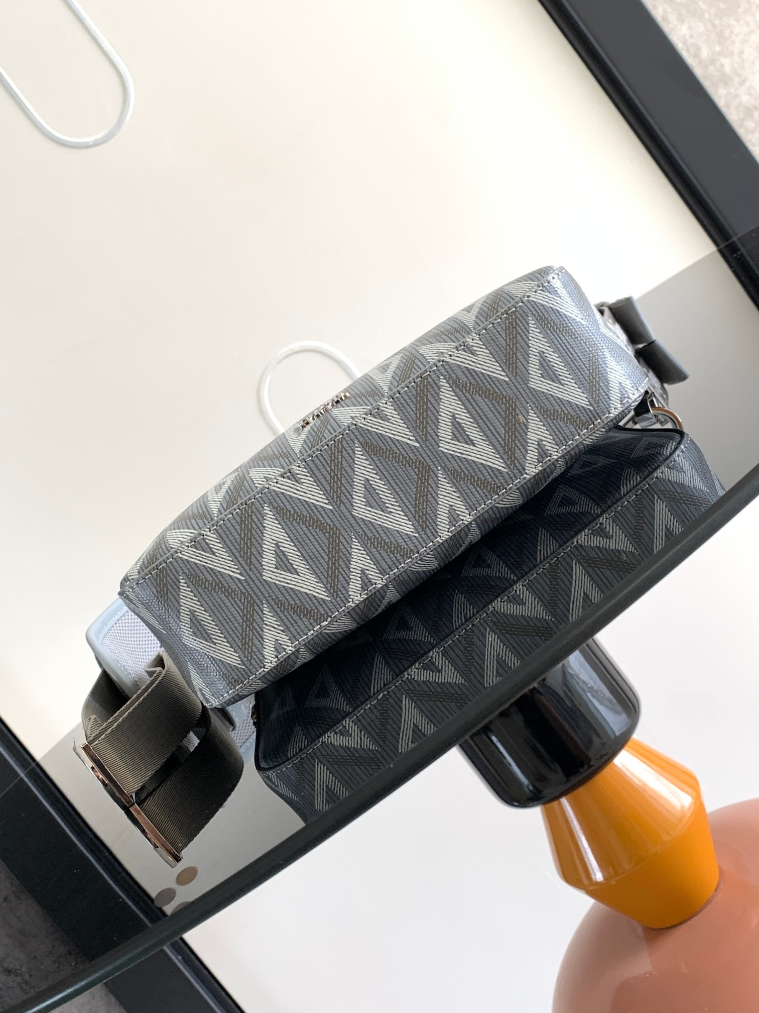 D*0r Safari Bag with Strap light Gray 8.5 x 6 x 2.5 inches