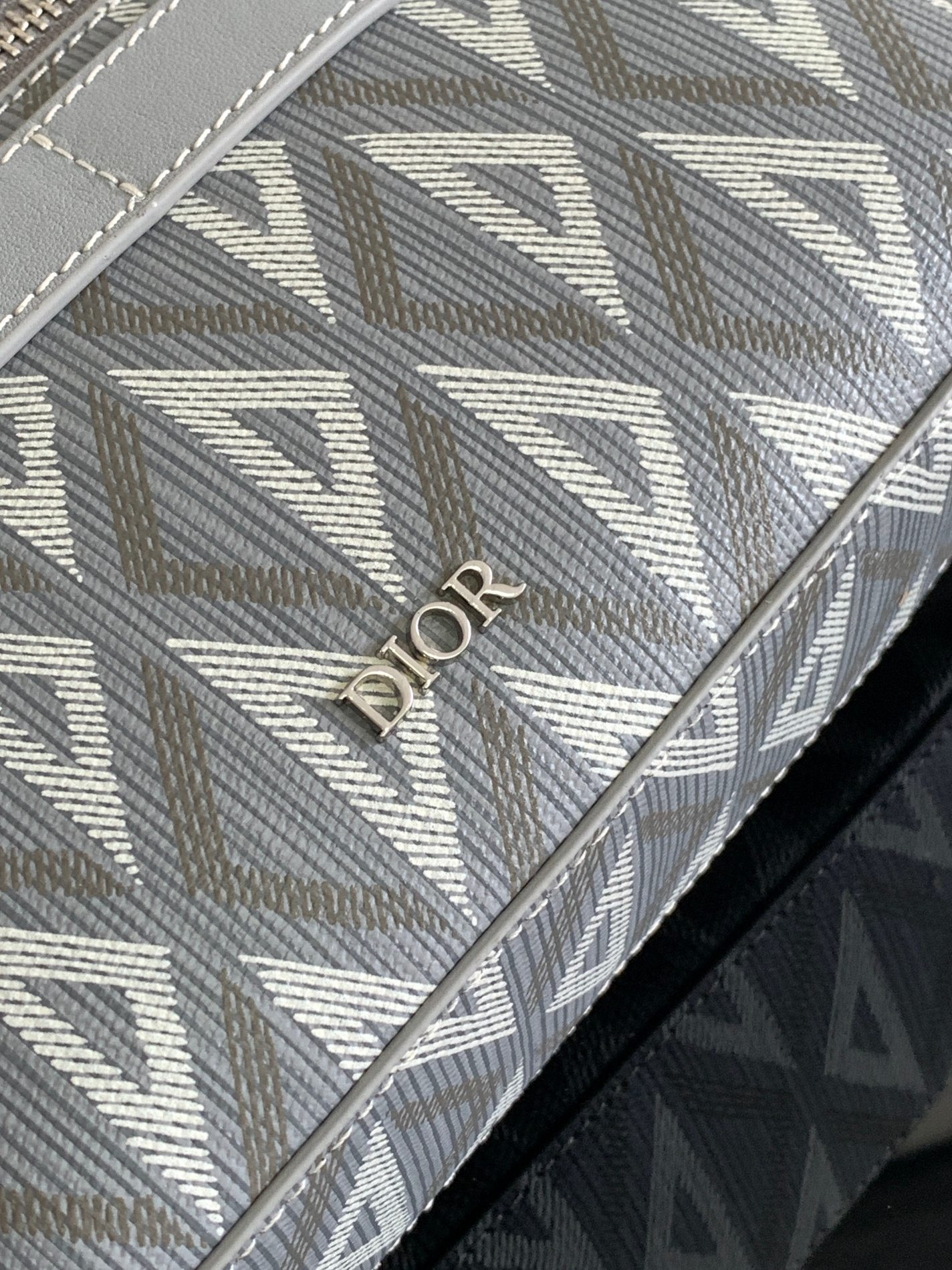 D*0r Safari Bag with Strap light Gray 8.5 x 6 x 2.5 inches