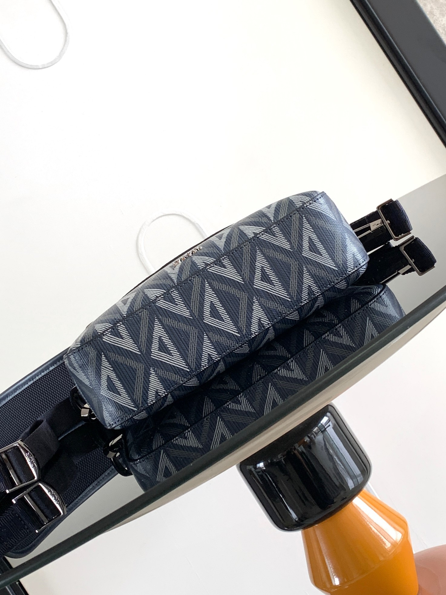 D*0r Safari Bag with Strap Blue white 8.5 x 6 x 2.5 inches