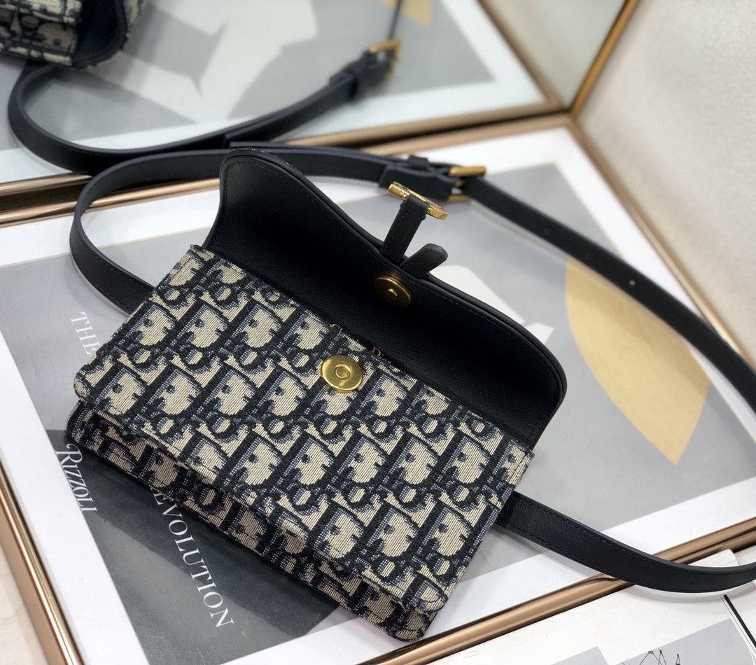 D*0r Saddle Pouch Blue D*0r Oblique Jacquard  6.5 x 4 x 1.5 inches