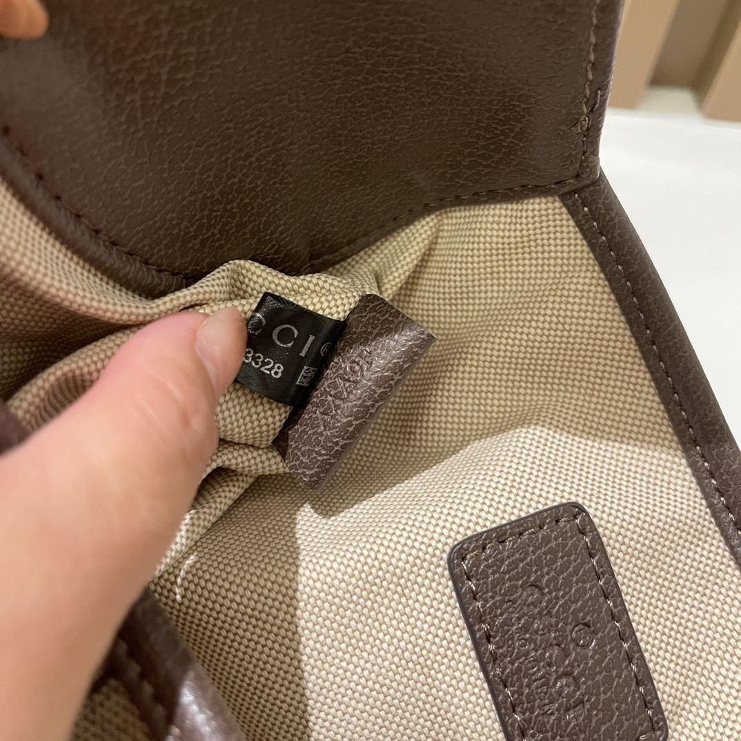 G*u*i APHRODITE SHOULDER BAG 27 X 13.5 X 2 cm