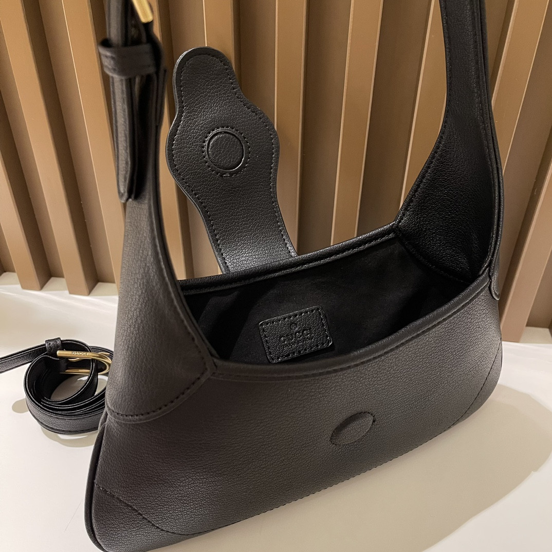 G*u*i APHRODITE SHOULDER BAG BLACK 27 X 13.5 X 2 cm