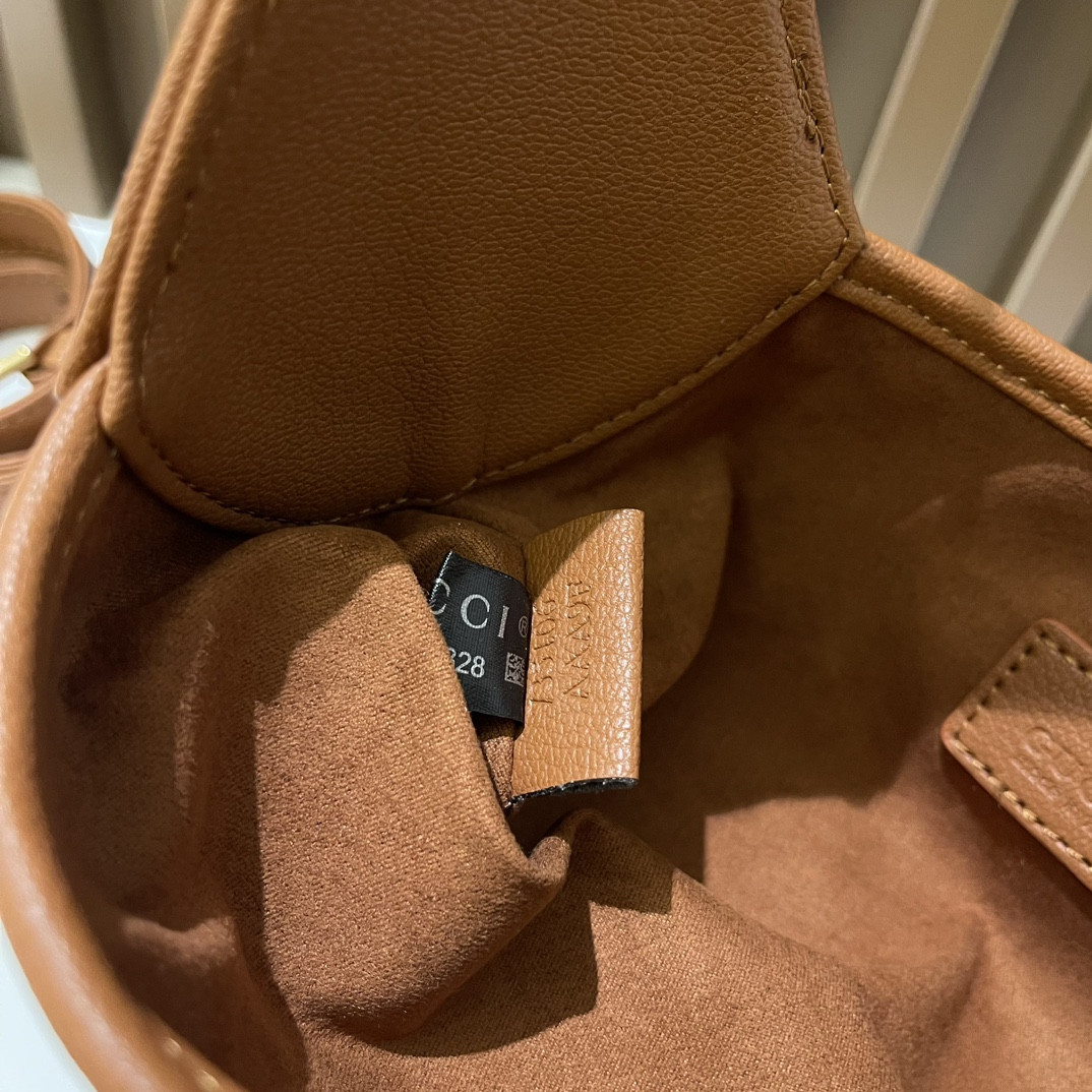 G*u*i APHRODITE SHOULDER BAG BROWN 27 X 13.5 X 2 cm