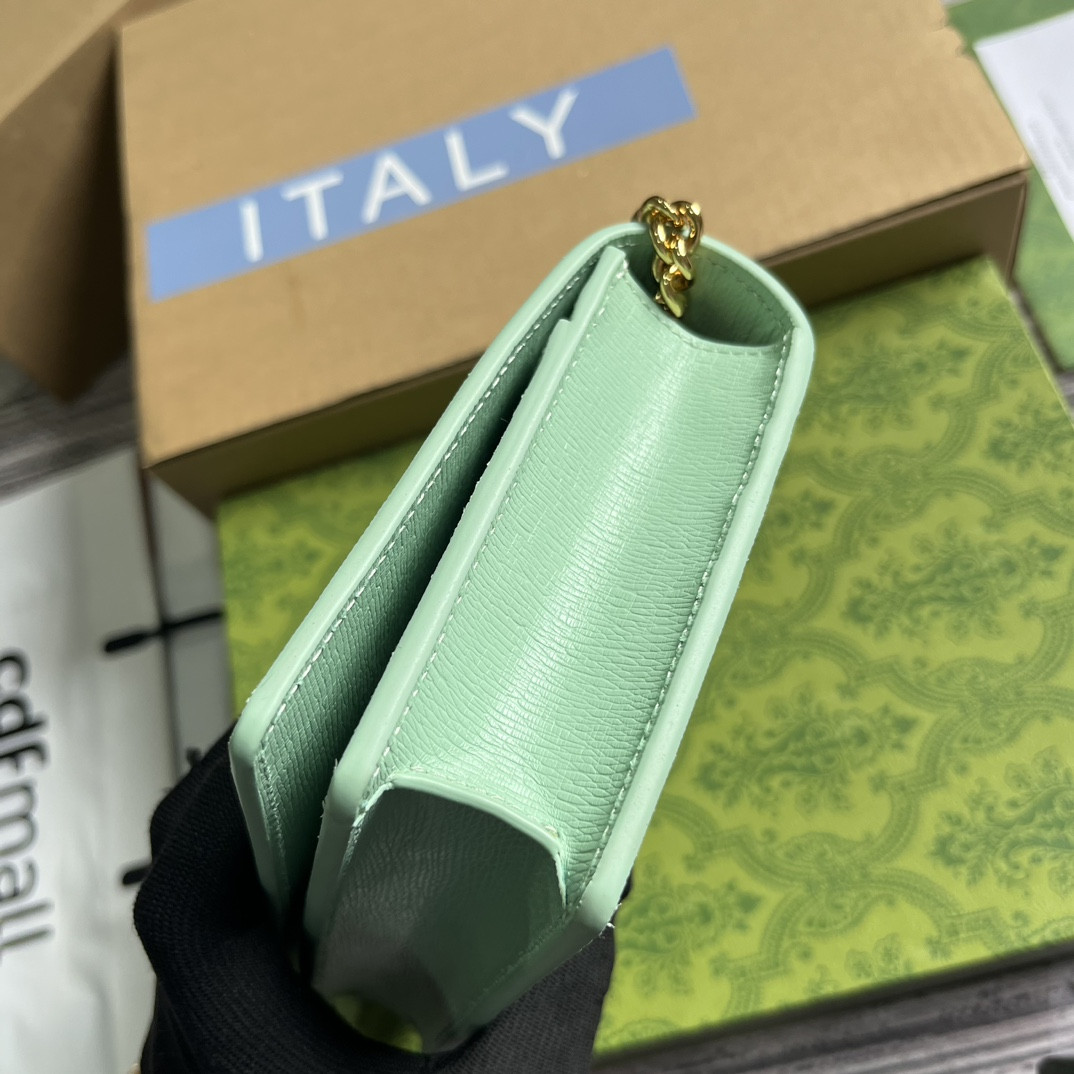 CHAIN WALLET WITH G*u*i SCRIPT GREEN 7.8"W x 5"H x 1.6"D