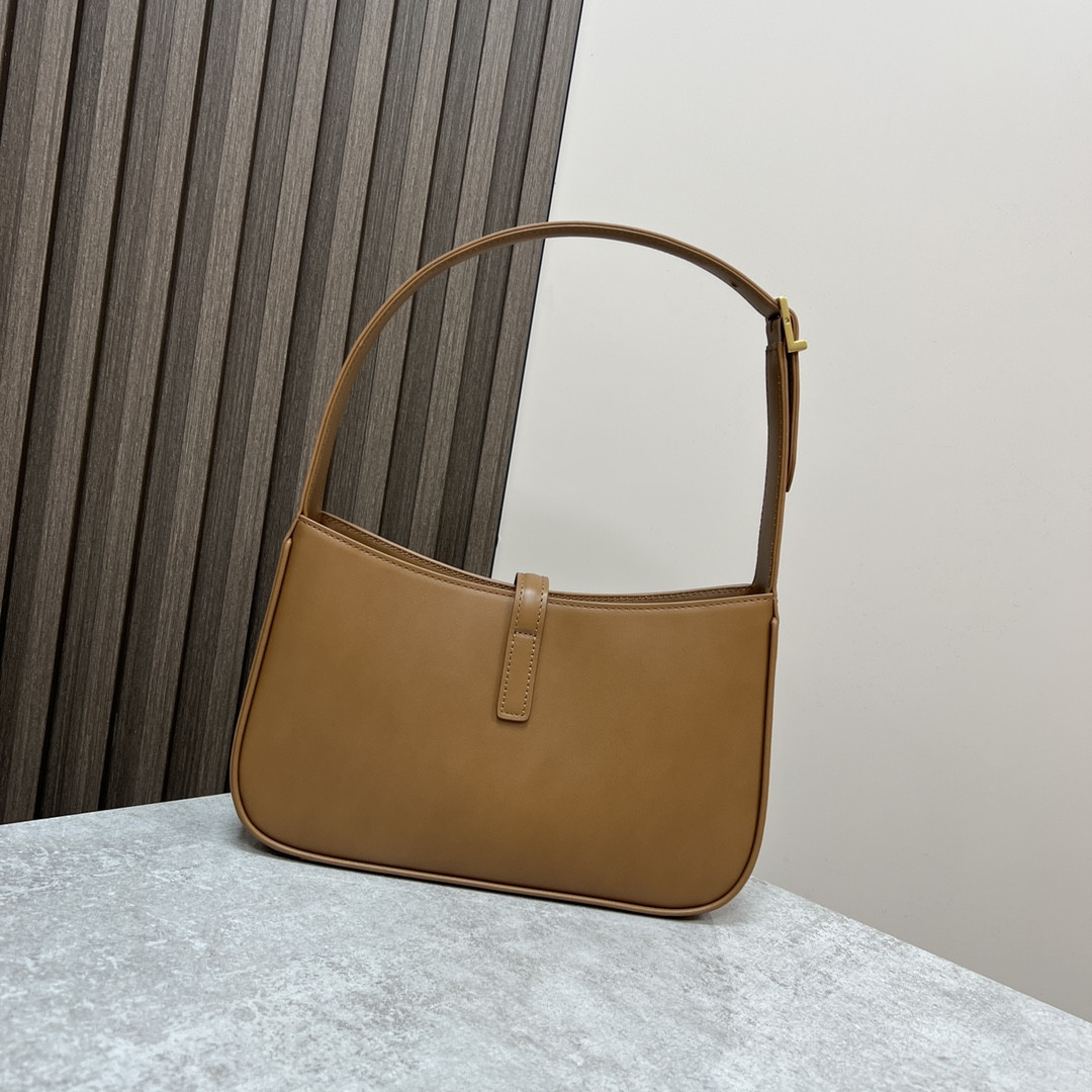 Y*L LE 5 À 7 IN SMOOTH LEATHER COFFEE 9 X 6.3 X 2.5 INCHES