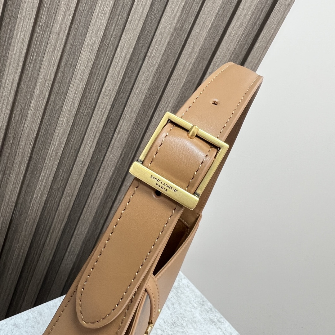 Y*L LE 5 À 7 IN SMOOTH LEATHER COFFEE 9 X 6.3 X 2.5 INCHES