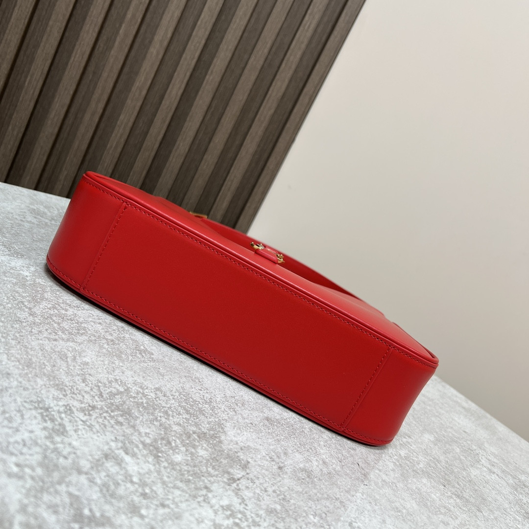 Y*L LE 5 À 7 IN SMOOTH LEATHER SHINY RED 9 X 6.3 X 2.5 INCHES