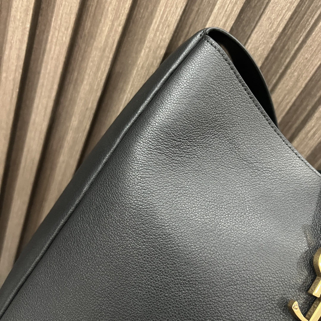 Y*L LE 5 À 7 S*pPLE LARGE IN SMOOTH LEATHER BLACK 11.8" X 11" X 4.3"