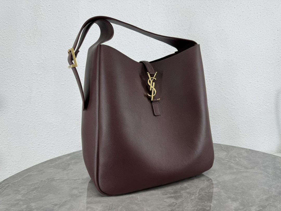 Y*L LE 5 À 7 S*pPLE LARGE IN SMOOTH LEATHER DARK RED 11.8" X 11" X 4.3"