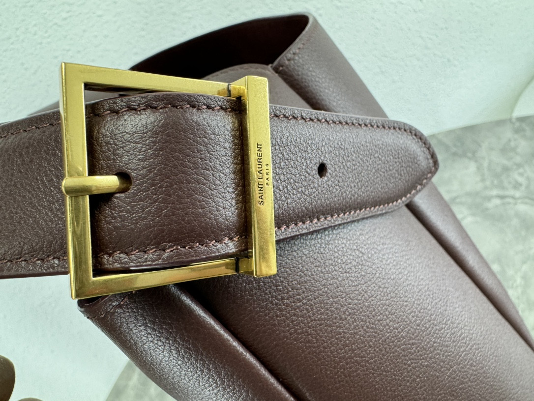 Y*L LE 5 À 7 S*pPLE LARGE IN SMOOTH LEATHER DARK RED 11.8" X 11" X 4.3"