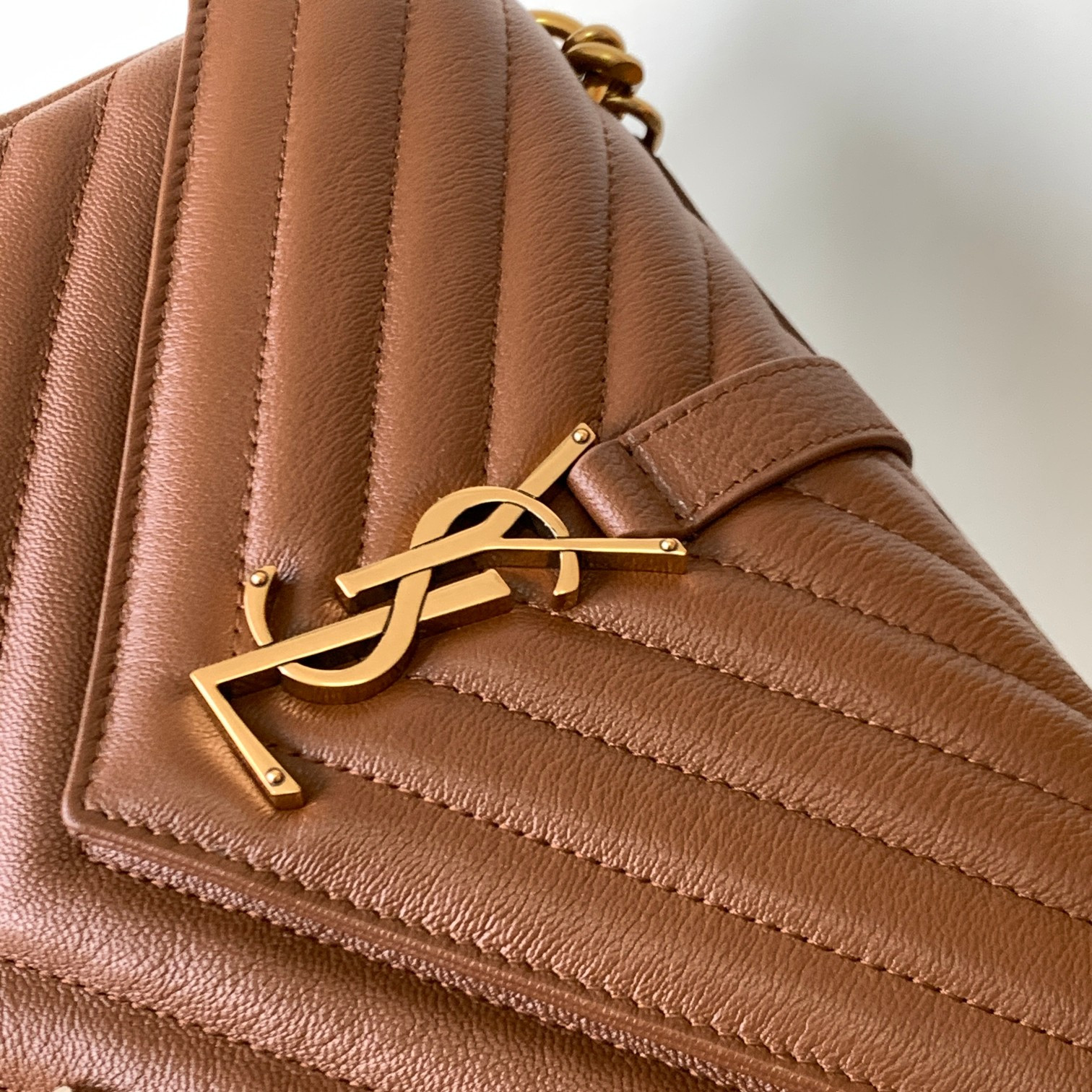 Y*L COLLEGE MEDIUM IN QUILTED LEATHER COFFEE 9.4 X 6.6 X 2.5 INCHES