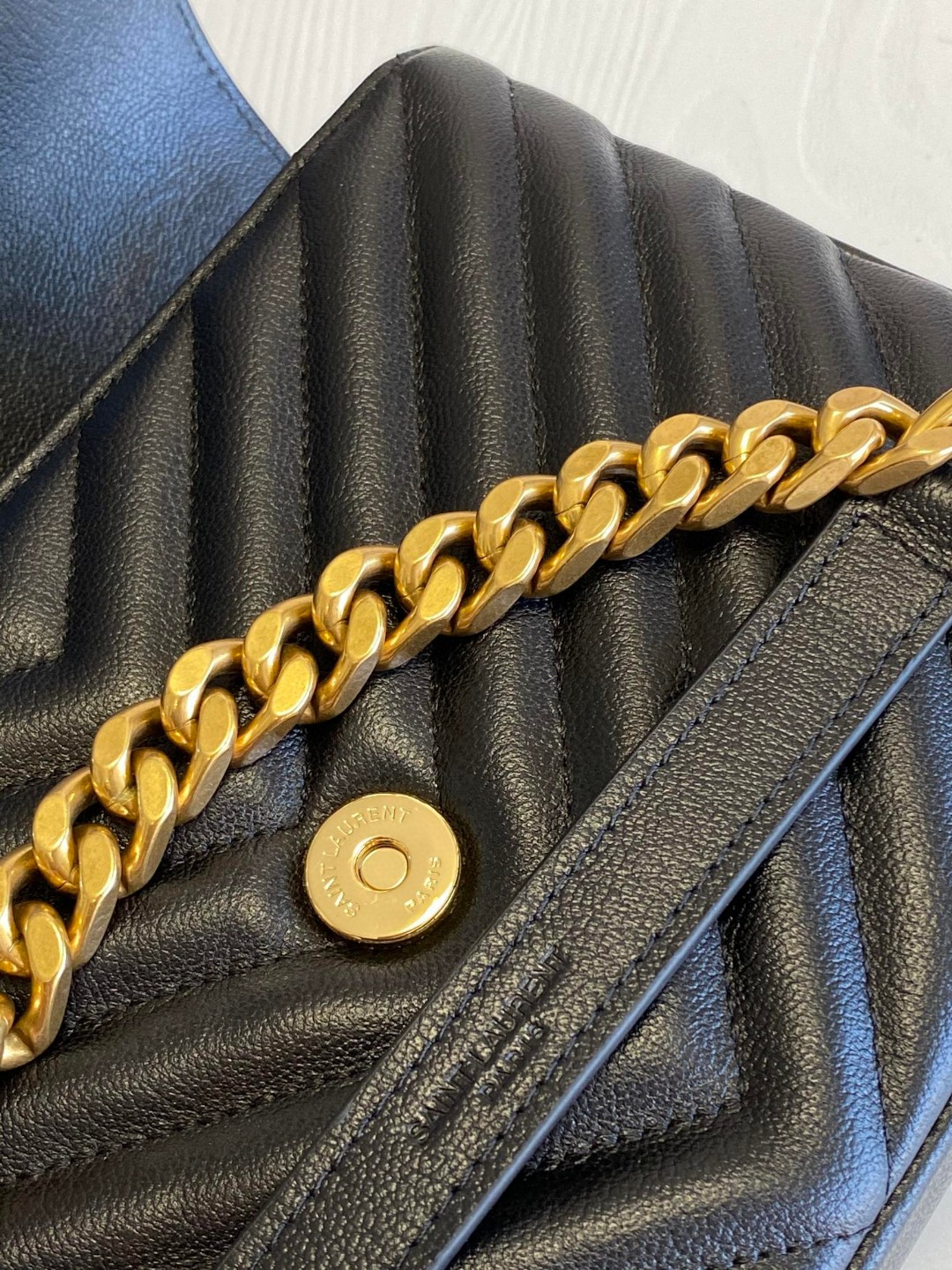 Y*L COLLEGE MEDIUM IN QUILTED LEATHER BLACK 9.4 X 6.6 X 2.5 INCHES