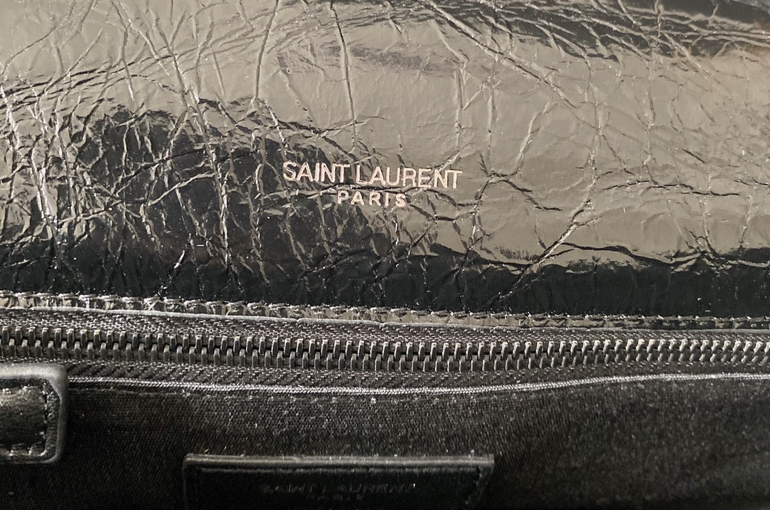 Y*L NIKI MEDIUM IN VINTAGE LEATHER ALL BLACK 11 X 7.8 X 3.3 INCHES