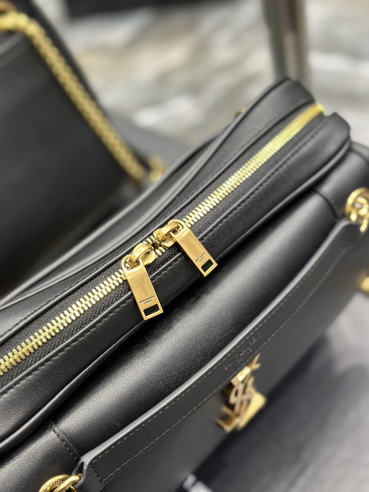 Y*L NIKI MEDIUM IN VINTAGE LEATHER BLACK GOLD 11 X 7.8 X 3.3 INCHES