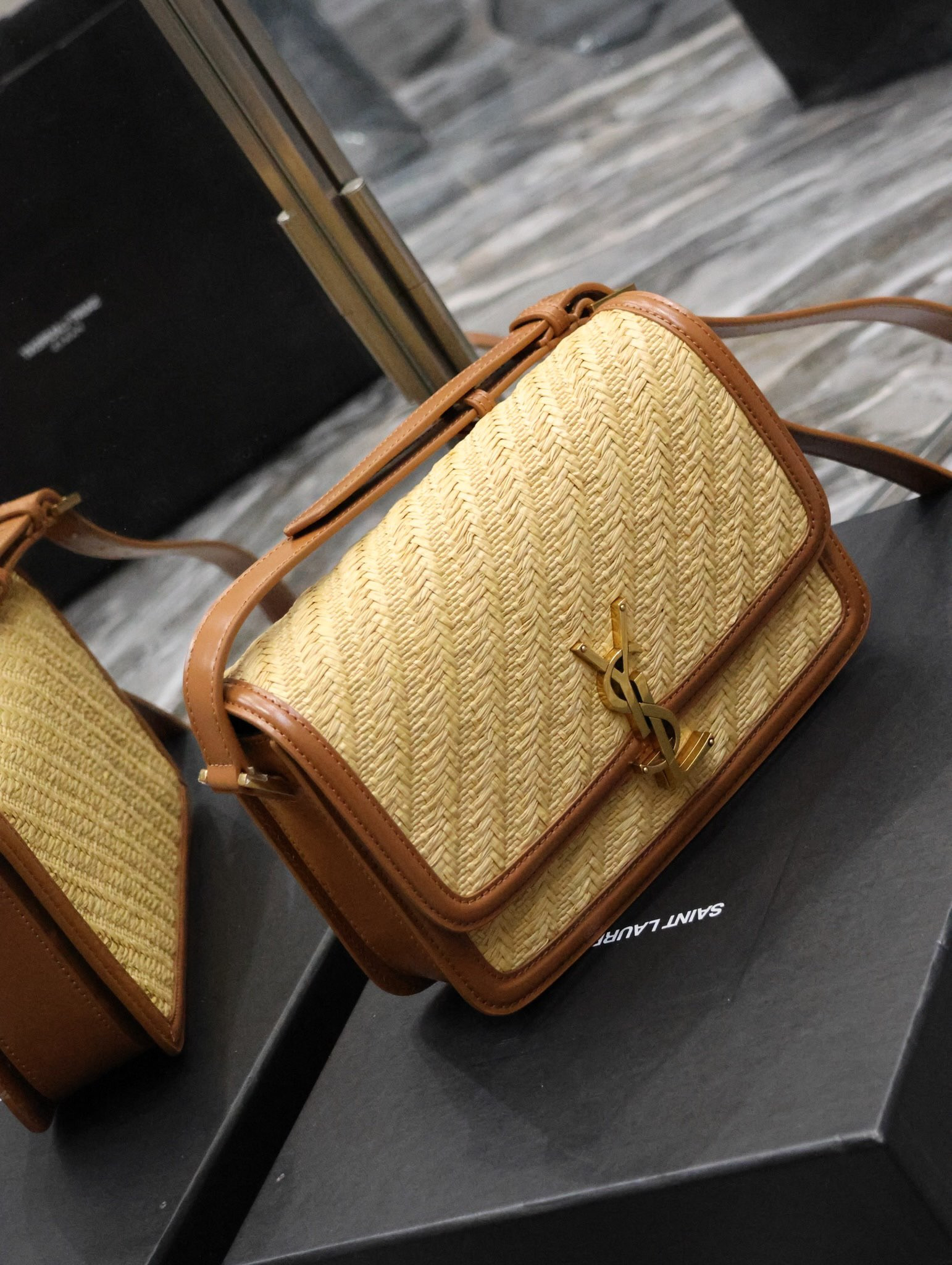 Y*L SOLFERINO MEDIUM SATCHEL IN RAFFIA AND VEGETABLE-TANNED LEATHER NATURAL SAND AND BRICK 9.8 X 6.7 X 2 INCHES
