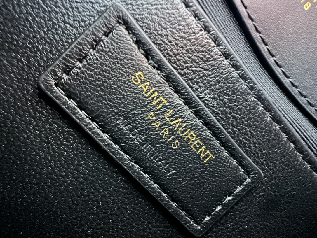 Y*L KATE MEDIUM IN SMOOTH LEATHER BLACK 9.4 X 5.7 X 2.1 INCHES