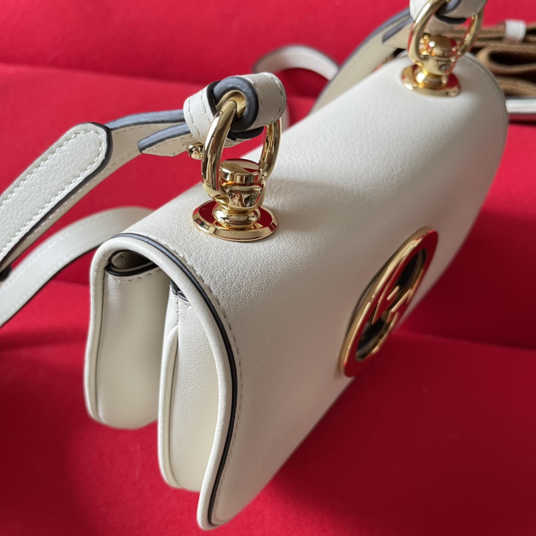 G*u*i BLONDIE MINI BAG WHITE 8.7"W x 5.1"H x 2.2"D