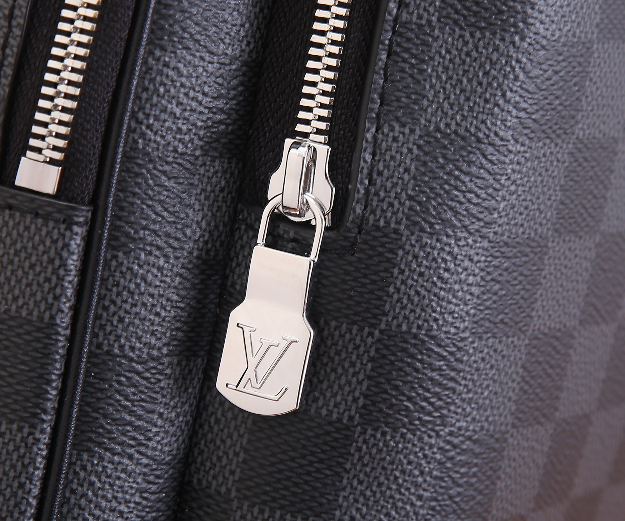 L0*is V*t0n N40499 Avenue Backpack 40 x 31 x 15 cm