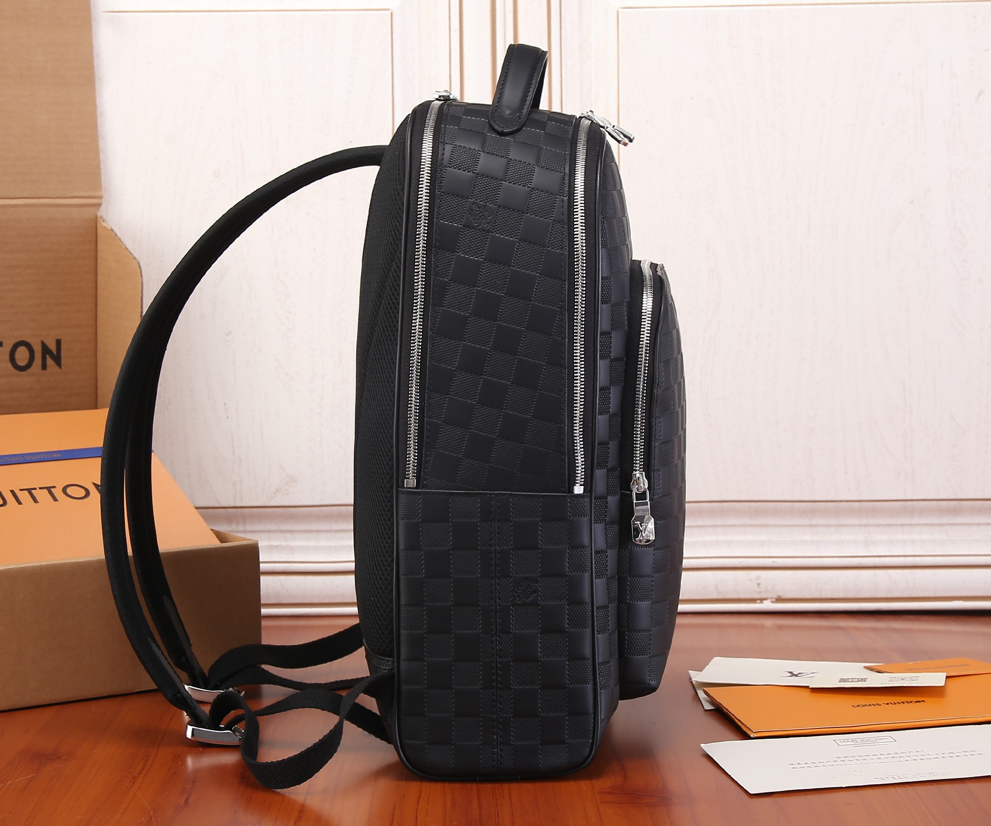 L0*is V*t0n N40501 Avenue Backpack 40 x 31 x 15 cm