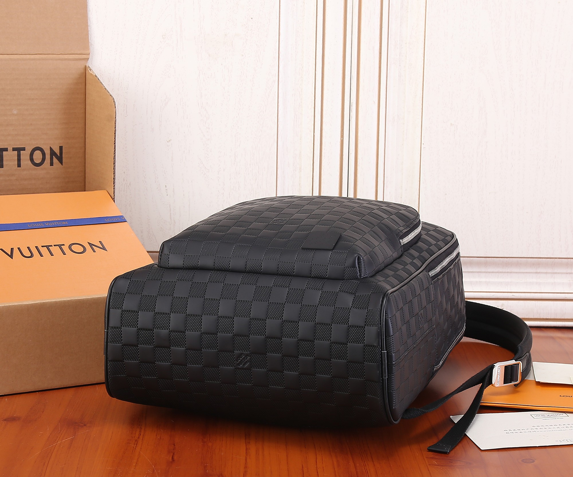 L0*is V*t0n N40501 Avenue Backpack 40 x 31 x 15 cm