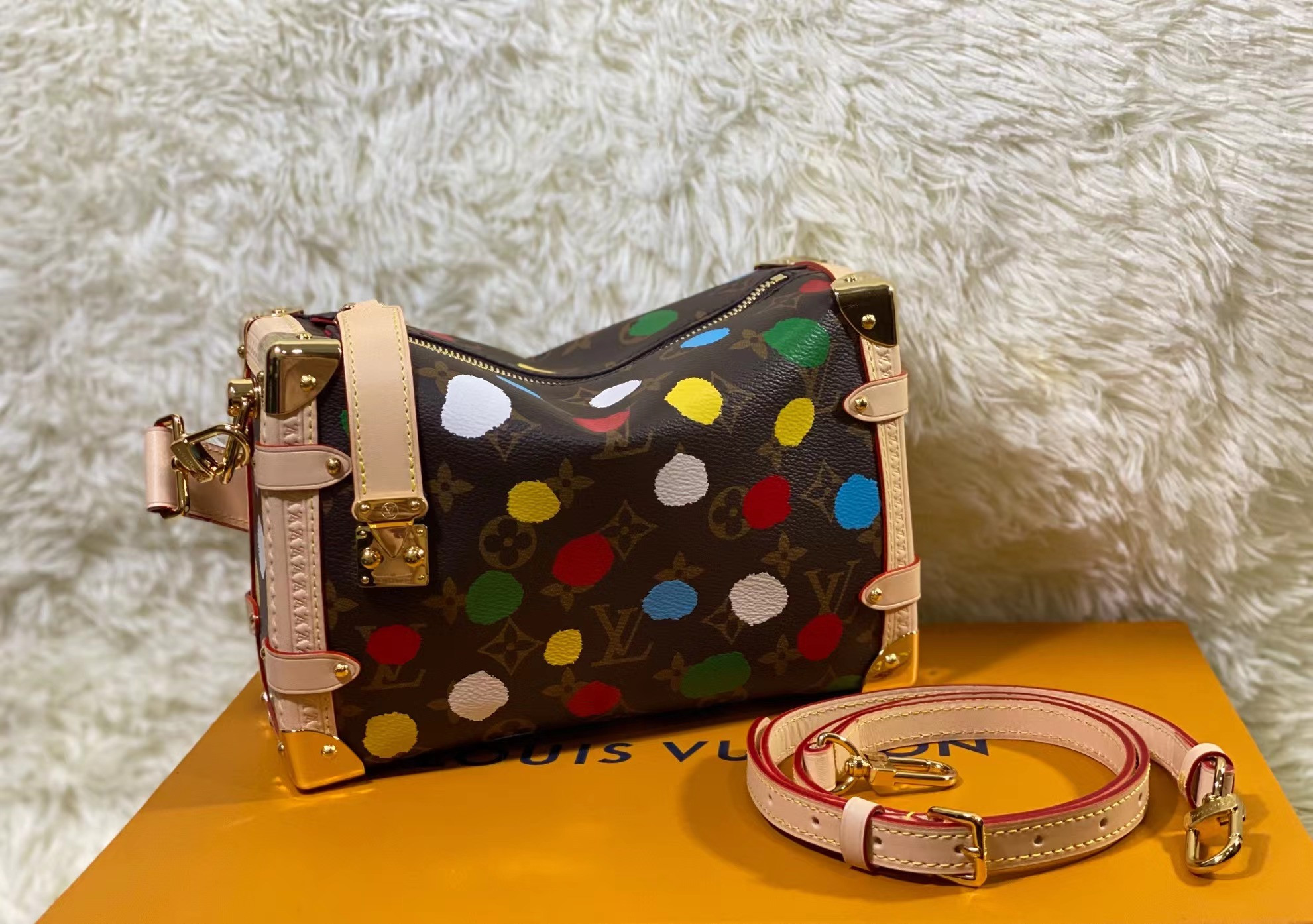 L0*is V*t0n M46396 21x14x6cm