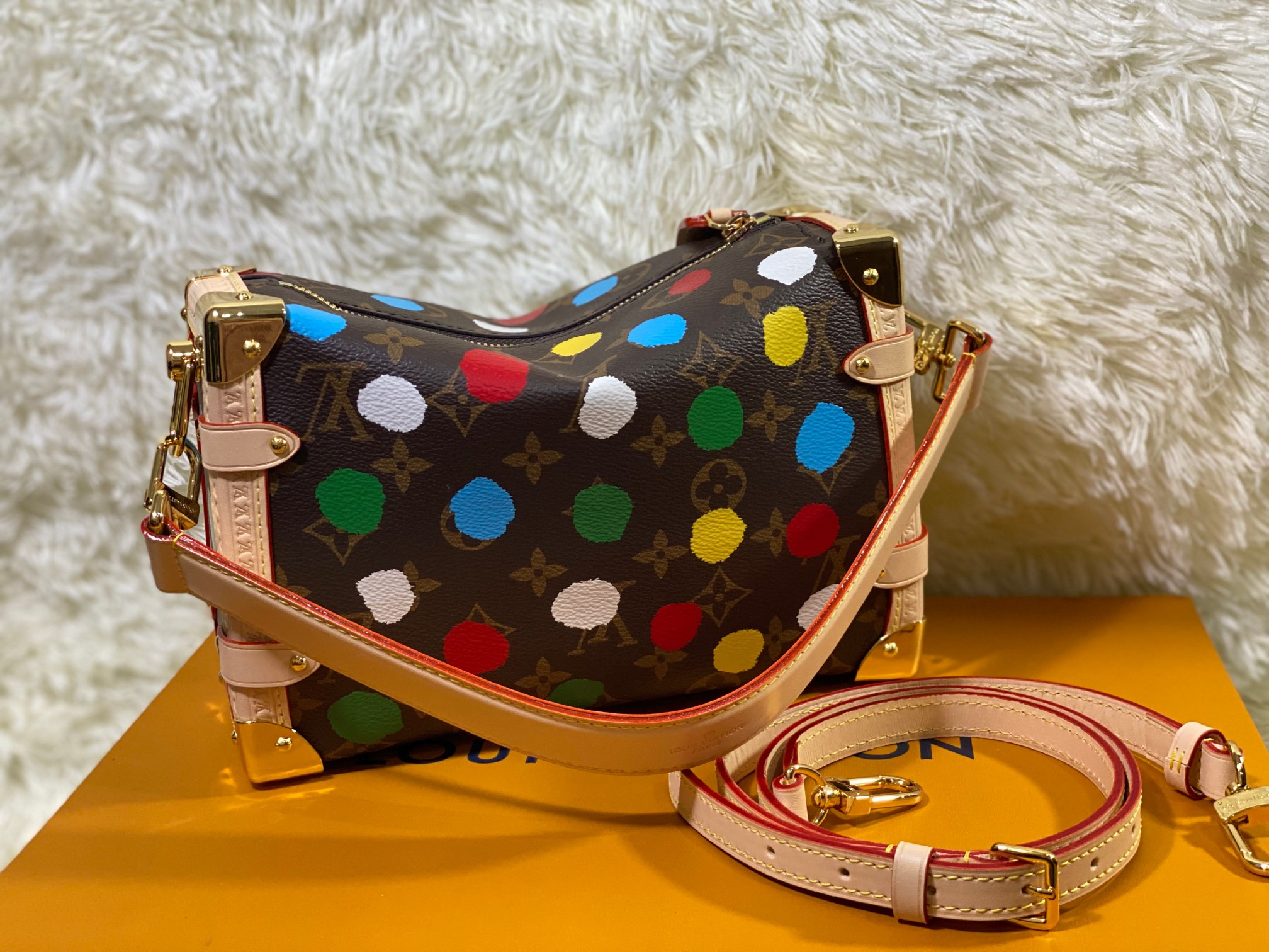 L0*is V*t0n M46396 21x14x6cm