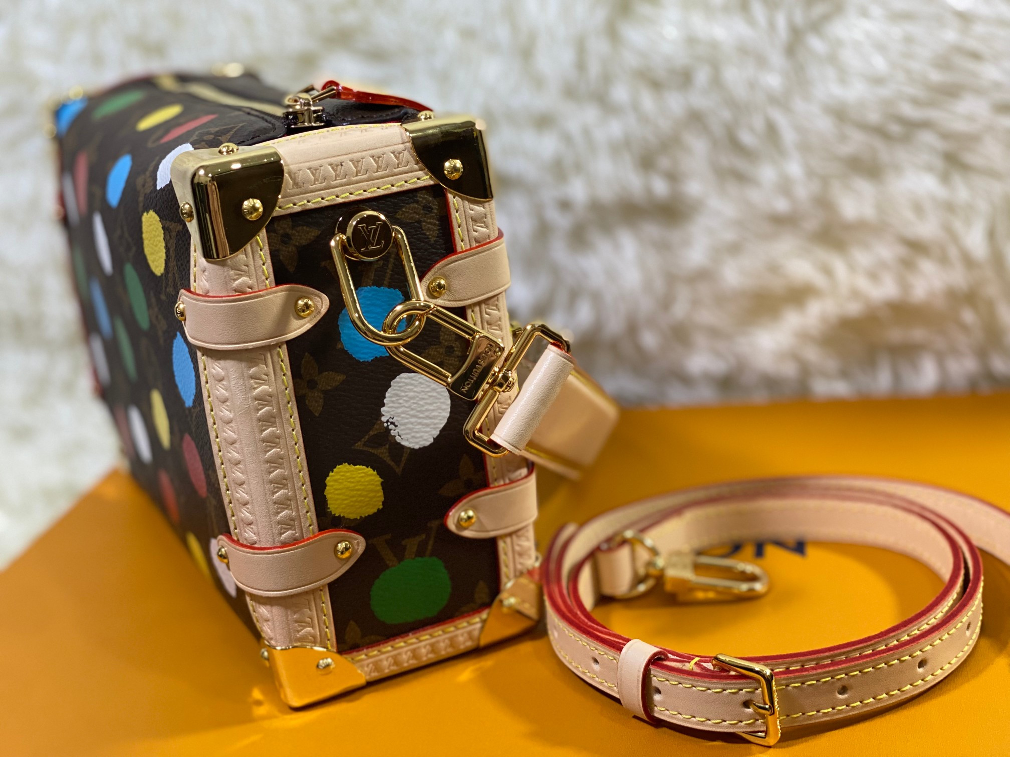 L0*is V*t0n M46396 21x14x6cm